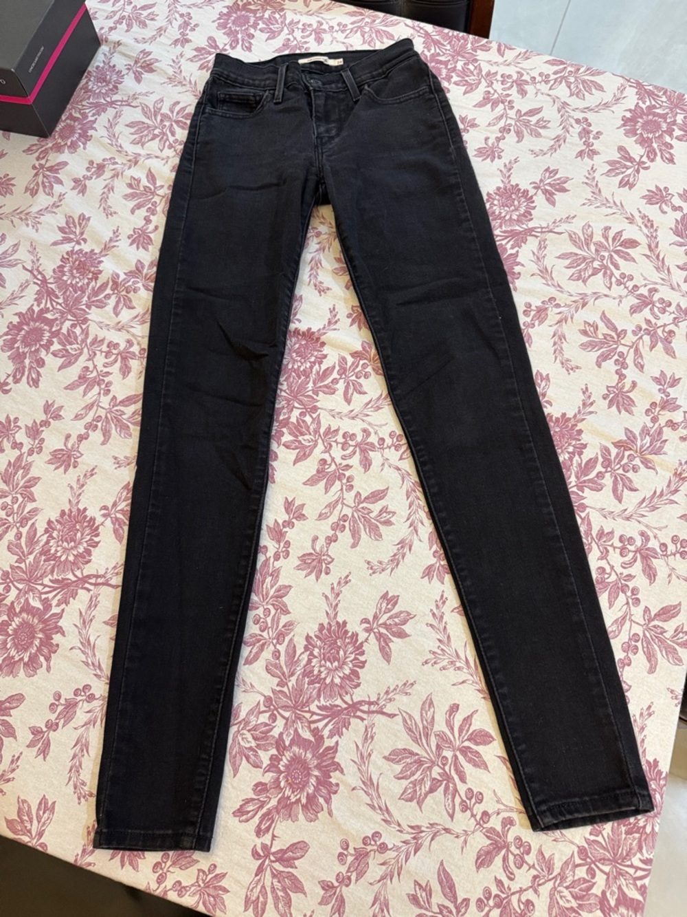 Black levis skinny jeans size 24 710 super skinny